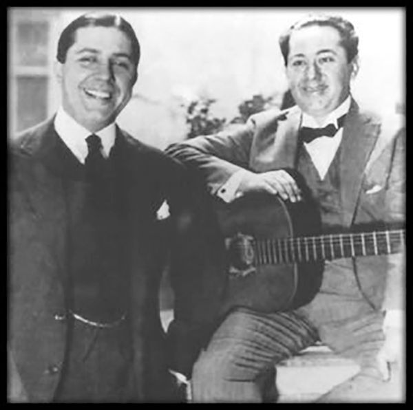 Carlos Gardel y Razzano, en la época del famoso dúo. Foto con guitarra en manos de Razzano.