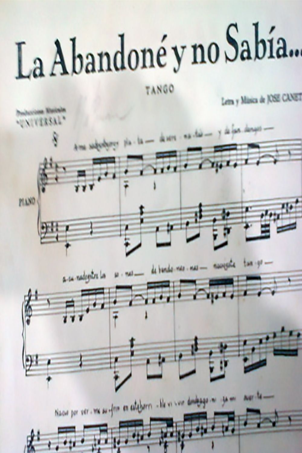 "La abandoné y no sabía ", página de la partitura musical del tango.