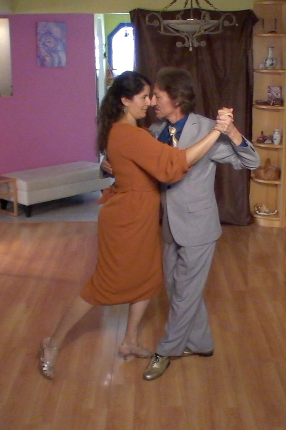 Marcelo Solís bailando tango argentino con Mimi
