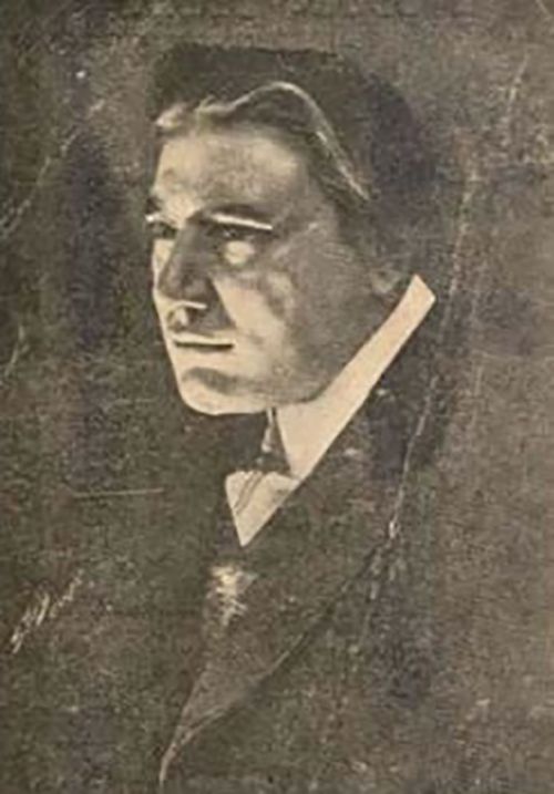 Pablo Podestá fue actor, músico, compositor, escultor y pintor. El tango "Pablo" de José Martines le está dedicado.