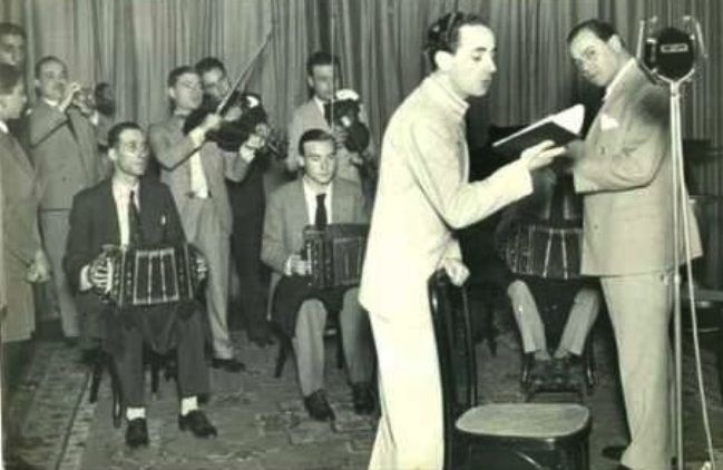 ernesto Famá y Francisco Canaro grabando | Música para aprender a bailar en las clases de la Escuela de Tango de Buenos Aires