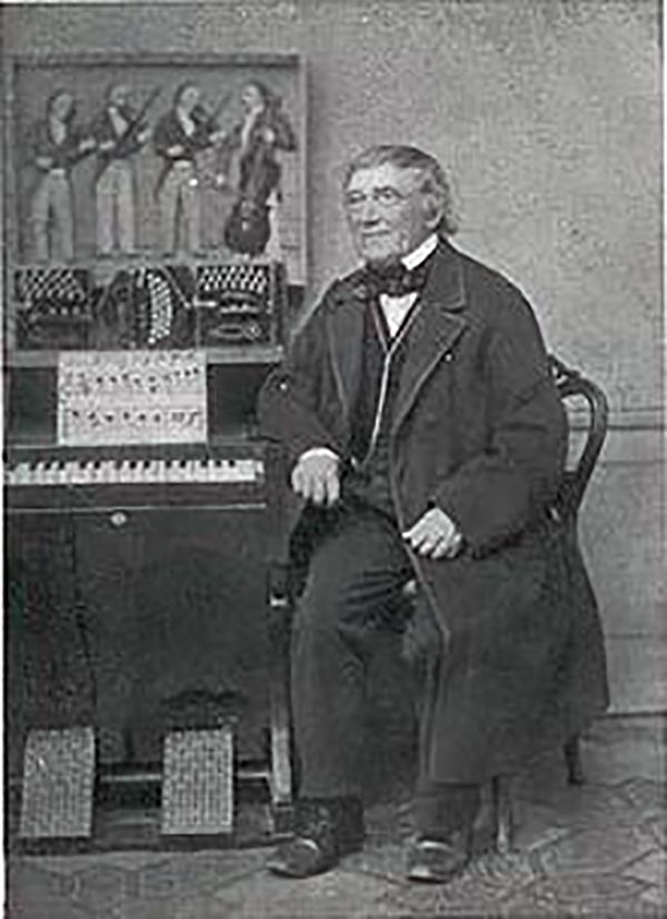 Carl Friedrich Uhlig, inventor de la concertina, antecesor del bandoneón, instrumento principal del tango argentino.
