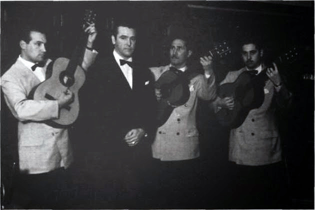 "Solamente ella" por Lucio Demare y su Orquesta Típica, canta Horacio Quintana; 1944.