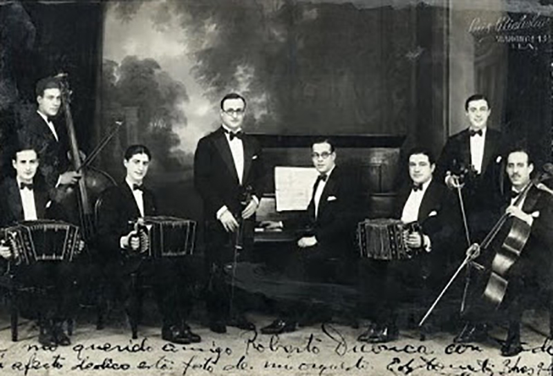 "El huracán" por Edgardo Donato y su Orquesta Típica, canta Felix Gutiérrez; 1932.