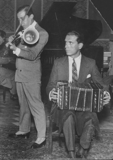 "Orgullo criollo" por Pedro Laurenz y su Orquesta Típica, 1941.