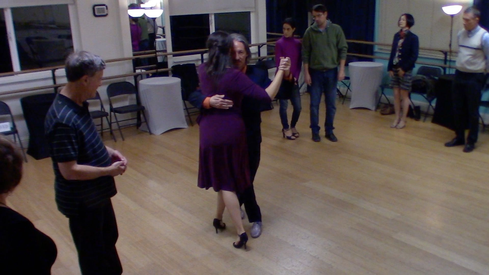 Argentine Tango beginner class with Mimi: walking, pause and systems