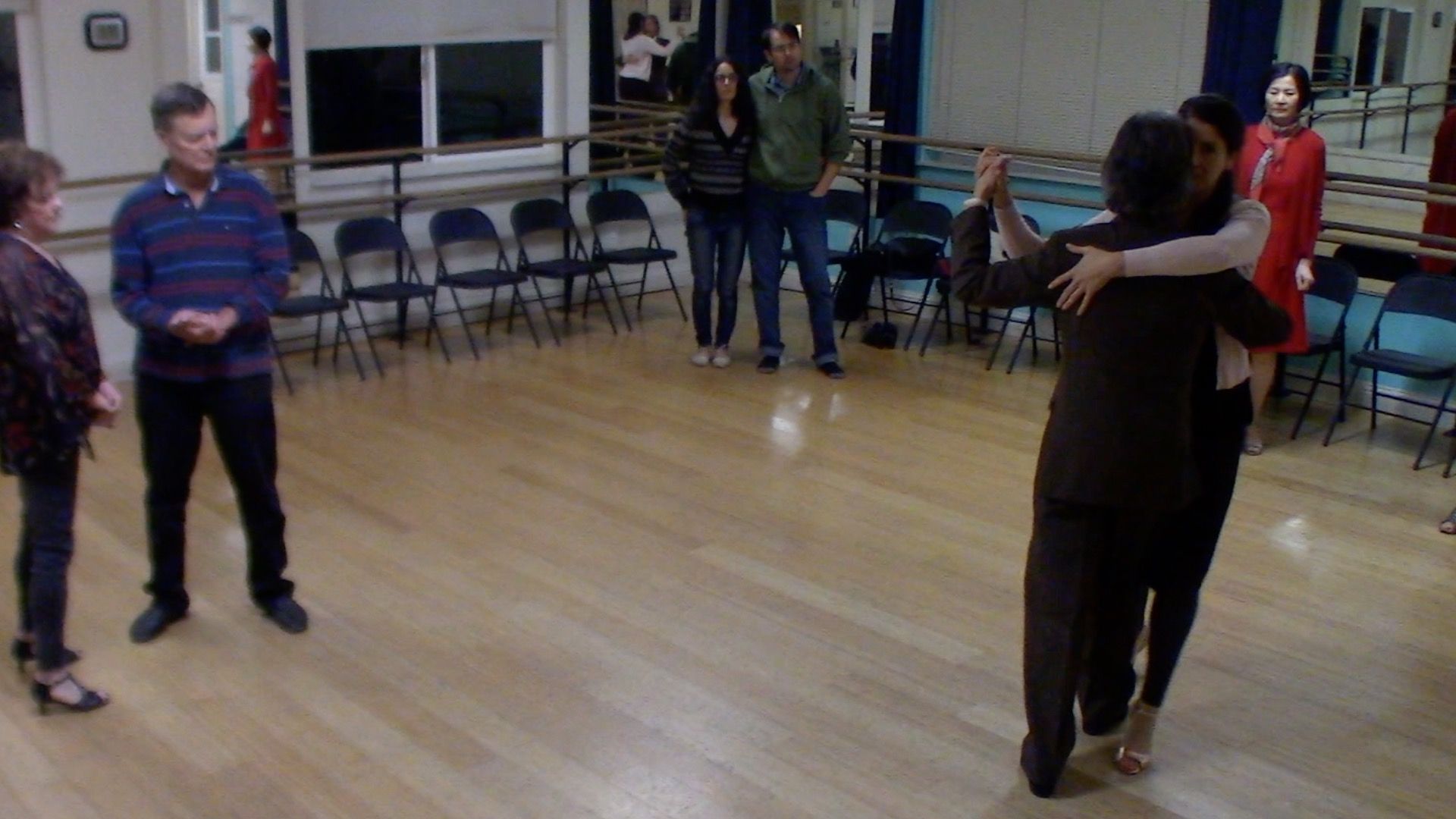 Argentine Tango beginer class with Mimi: crossed system walk