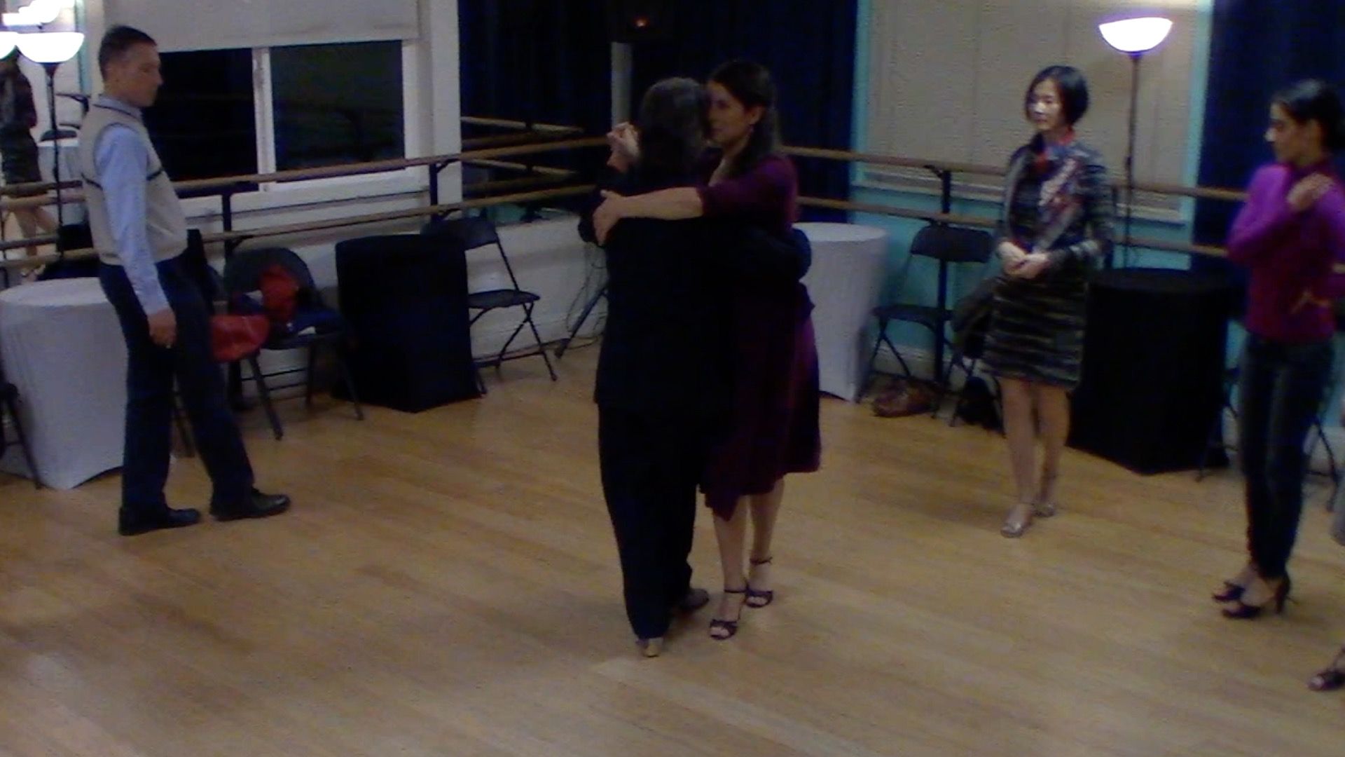 Argentine Tango beginner class with Mimi: forward-backward move