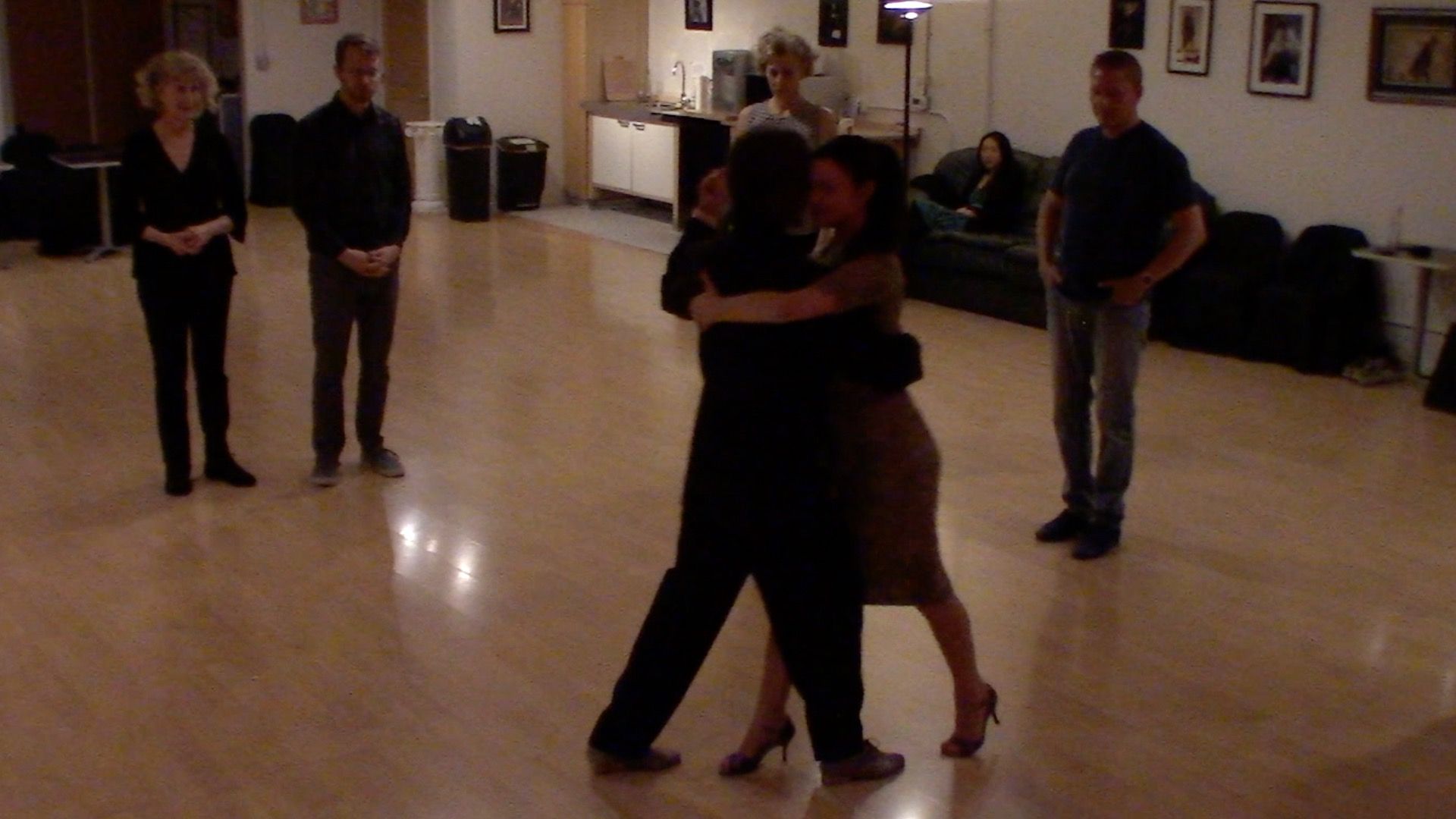 Argentine Tango beginner class with Miranda: backward and forward ochos
