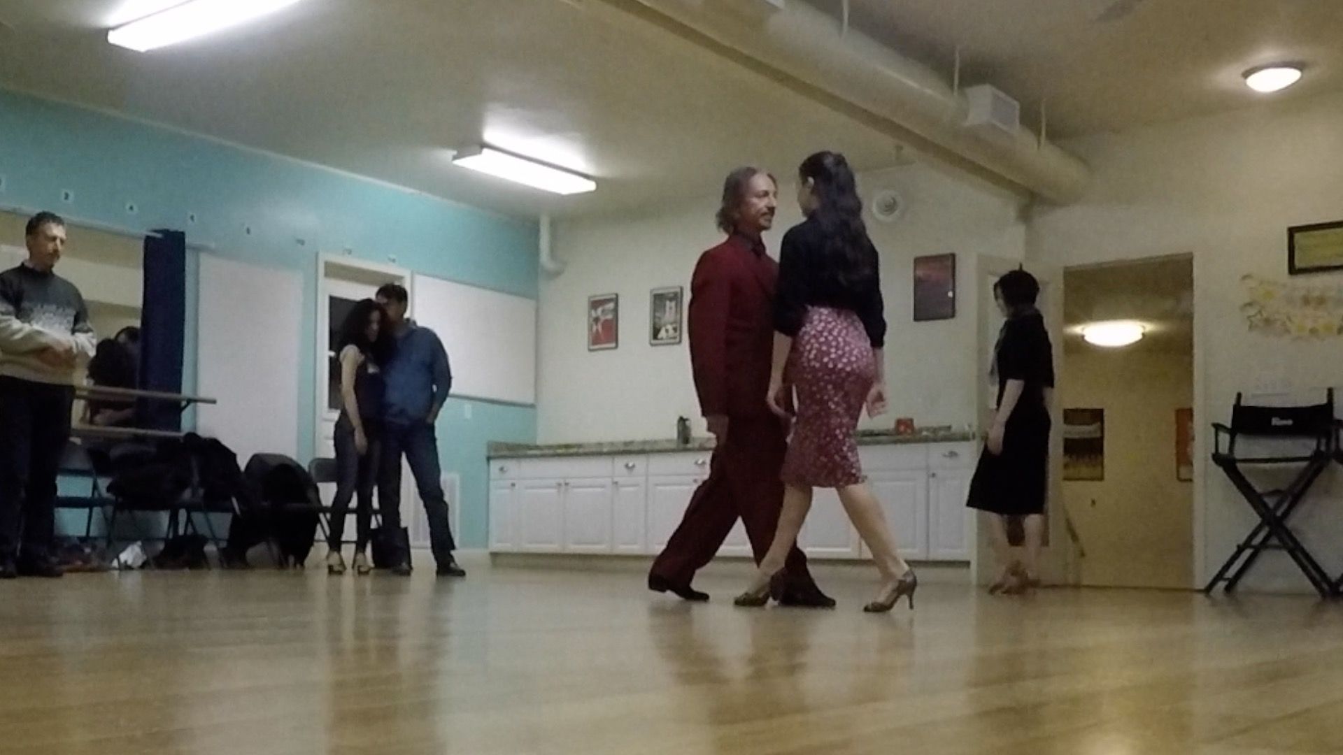 Argentine Tango beginner class with Miranda: connection