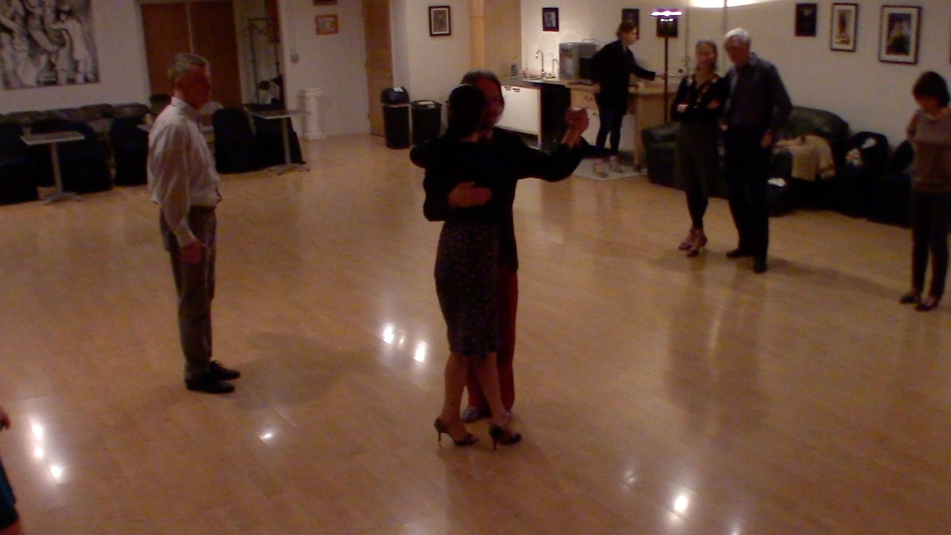 Argentine Tango beginner class with Miranda: ochos 2