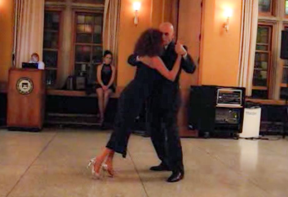 Argentine Tango dancing by Néstor La Vitola & Enriqueta Kleinman