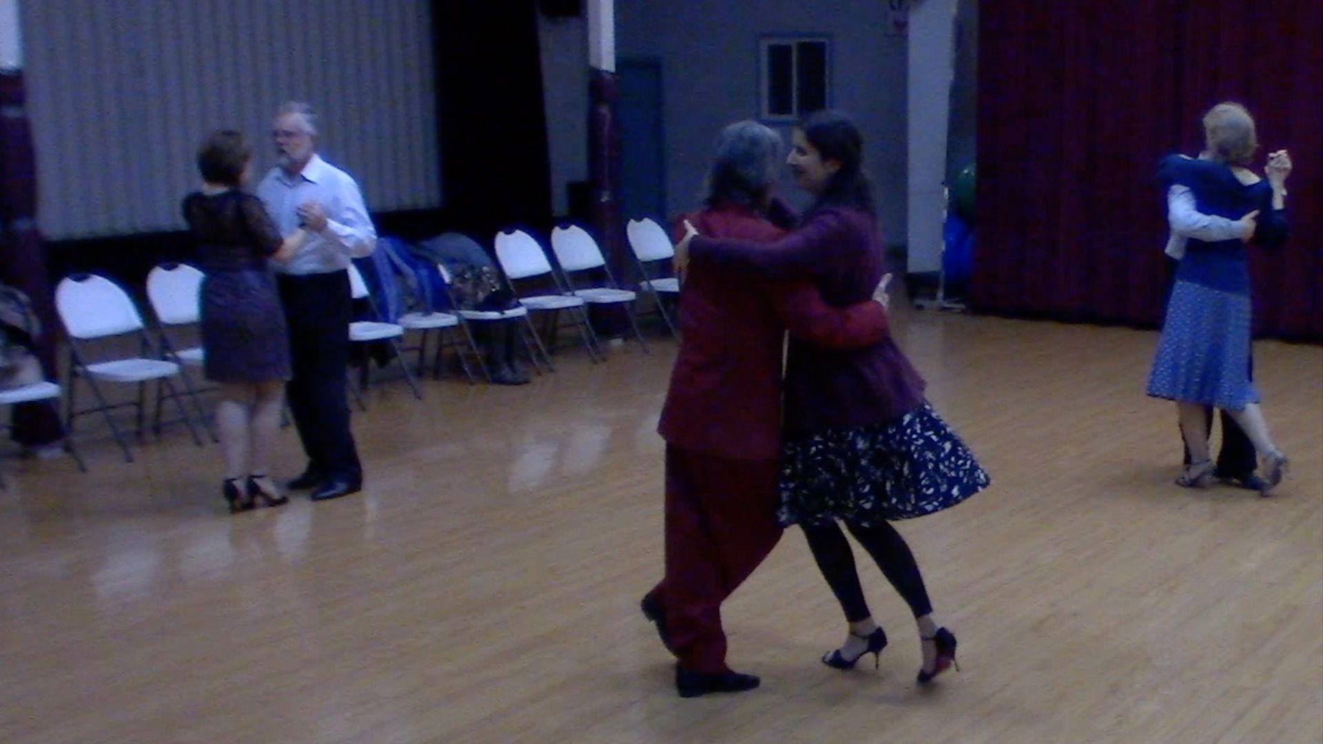 Argentine Tango intermediate class with Mimi: turn variation with sacada