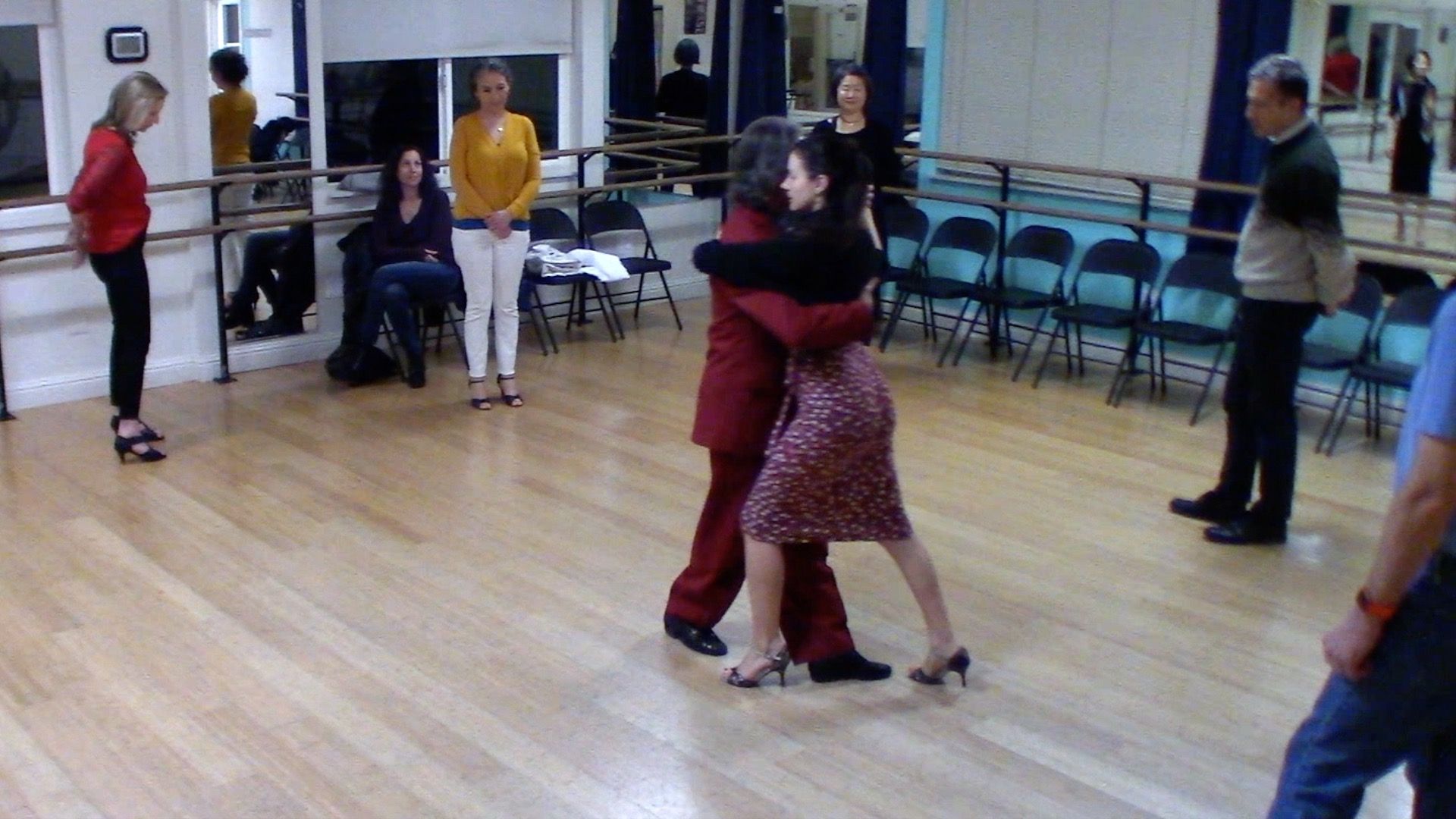 Argentine Tango intermediate class with Miranda: changing systems
