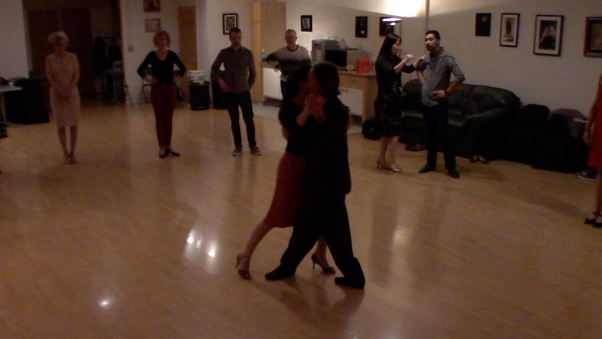Argentine Tango intermediate class with Miranda: slow in 3 combinations