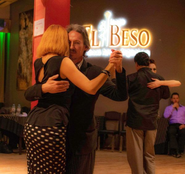 Bailando con Cristina en El Beso. Escuela de Tango de Buenos Aires. Milongas