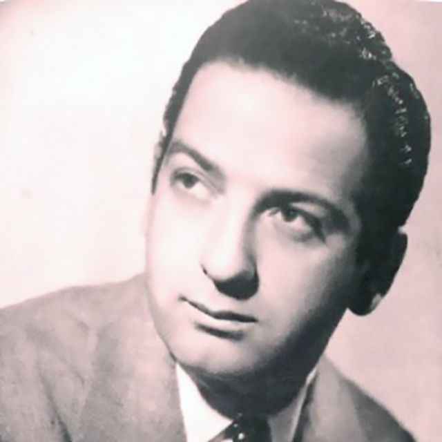 Floreal Ruiz, Argentine Tango singer.