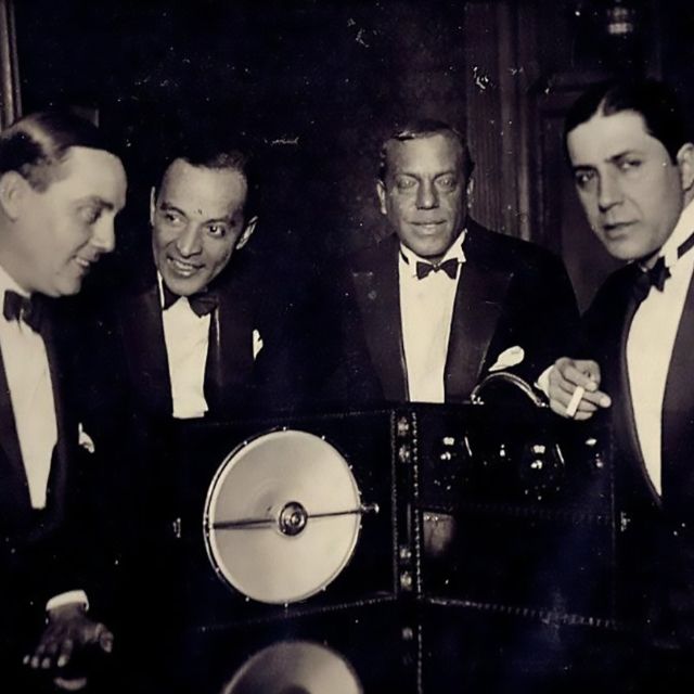Guillermo Barbieri with Carlos Gardel and other musicians. Argentine Tango music.