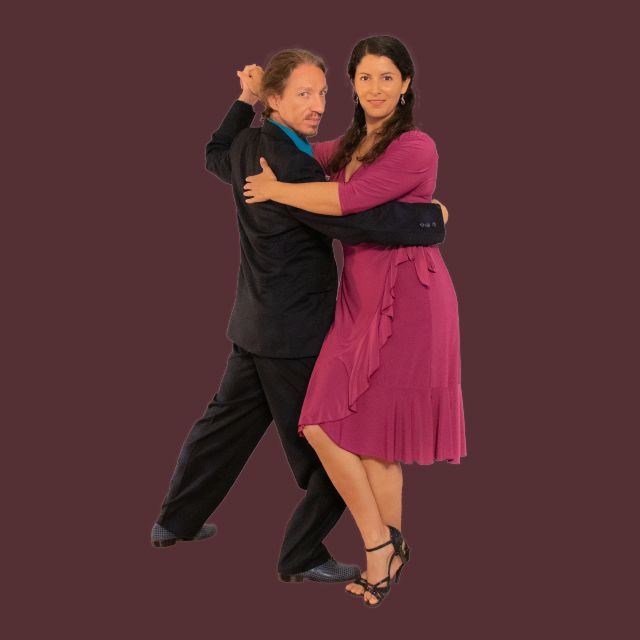 Marcelo Solis dancing Argentine Tango with Mimi at Escuela de Tango de Buenos Aires virtual classes.