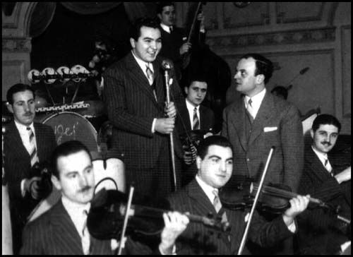 Miguel Caló y su Orquesta Típica with Raúl Berón