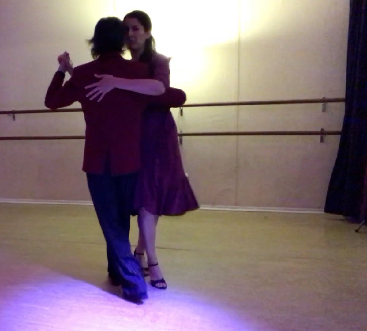 Milongueando with Mimi. Escuela de Tango de Buenos Aires. Classes. Dance.