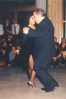 PUPI CASTELLO Y GRACIELA GOZALEZ. Maestros milongueros. Escuela de Tango de buenos Aires.